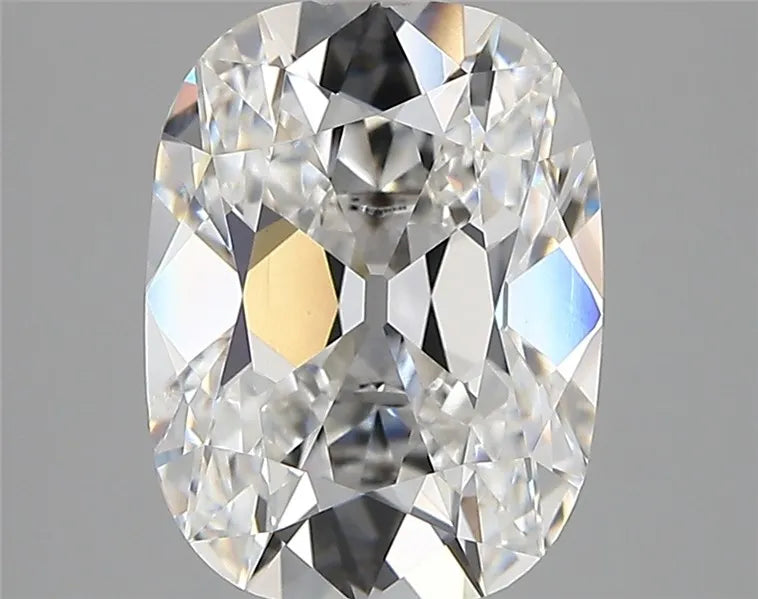 3.31ct Cushion modified Lab Grown Diamond (Colour E, Clarity VVS2, IGI Certified)