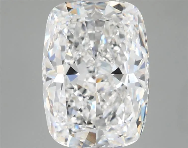 3.31ct Cushion modified Lab Grown Diamond (Colour E, Clarity VVS2, IGI Certified)