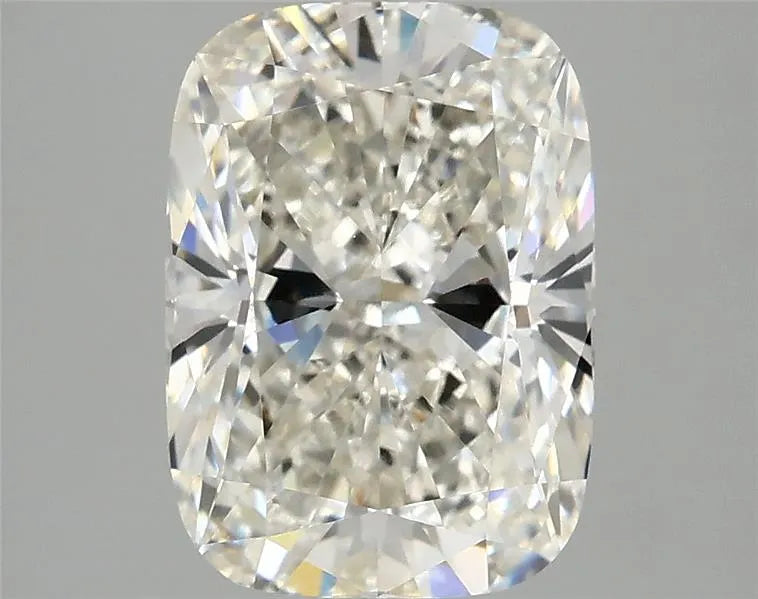 3.31ct Cushion modified Lab Grown Diamond (Colour G, Clarity VVS2, IGI Certified)
