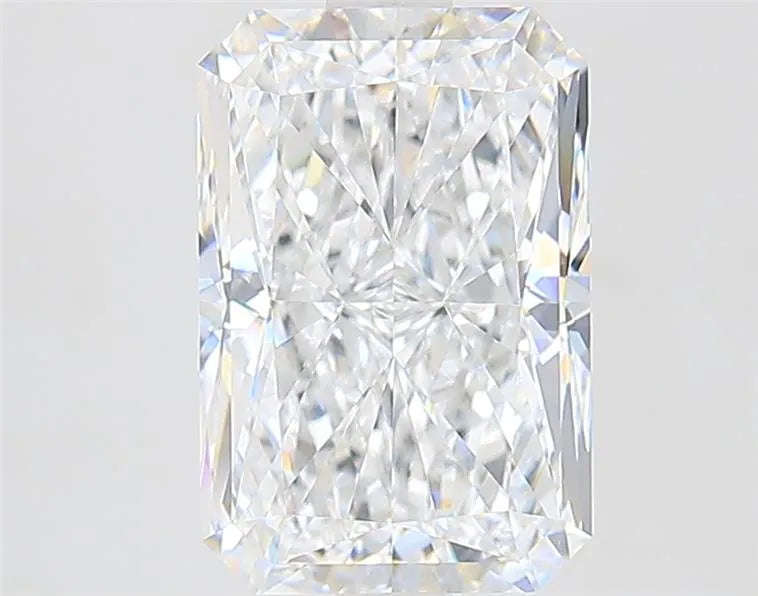 3.33ct Radiant Lab Grown Diamond (Colour E, Clarity VVS1, IGI Certified)