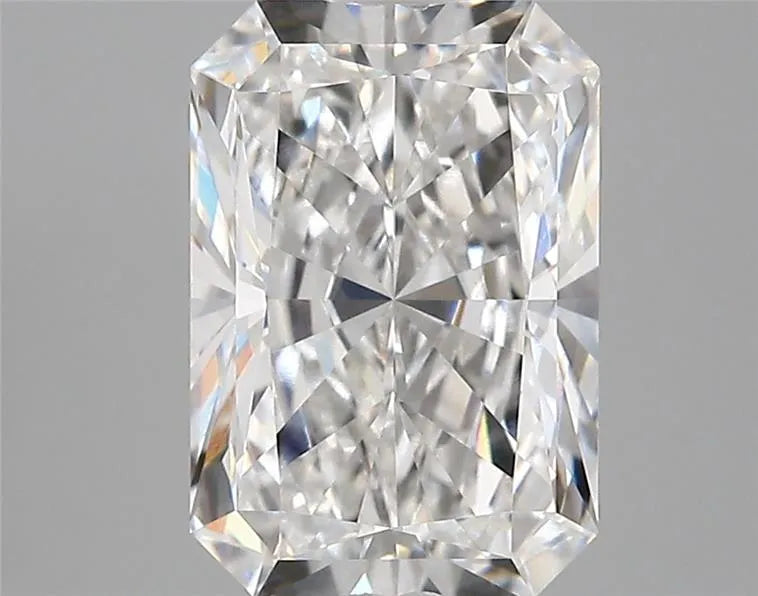 3.34ct Radiant Lab Grown Diamond (Colour E, Clarity VVS1, IGI Certified)