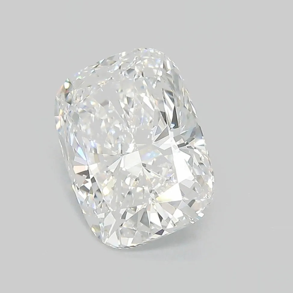 3.35ct Cushion modified Lab Grown Diamond (Colour E, Clarity VVS2, IGI Certified)