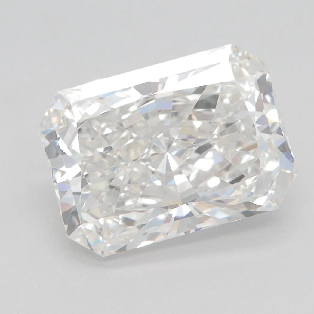 3.36ct Radiant Lab Grown Diamond (Colour G, Clarity VVS1, IGI Certified)