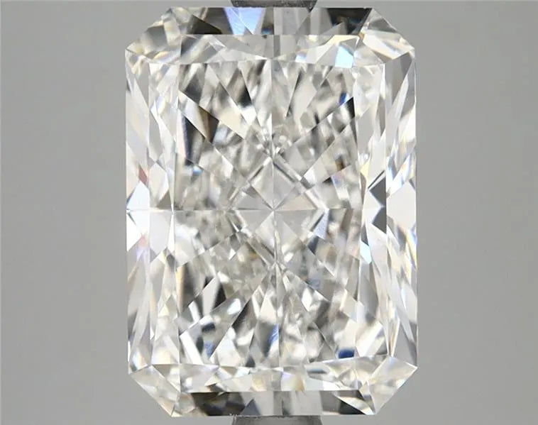 3.42ct Radiant Lab Grown Diamond (Colour E, Clarity VVS2, IGI Certified)