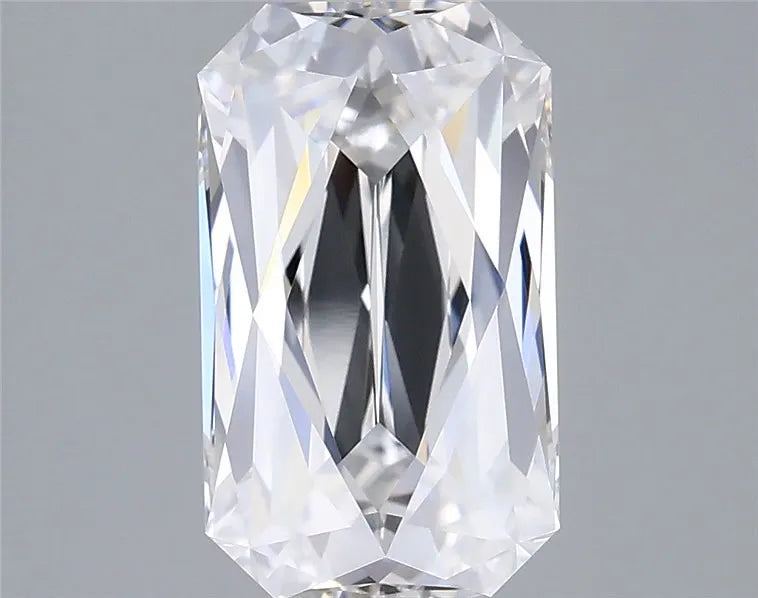 3.42ct Radiant Lab Grown Diamond (Colour E, Clarity VVS2, IGI Certified)