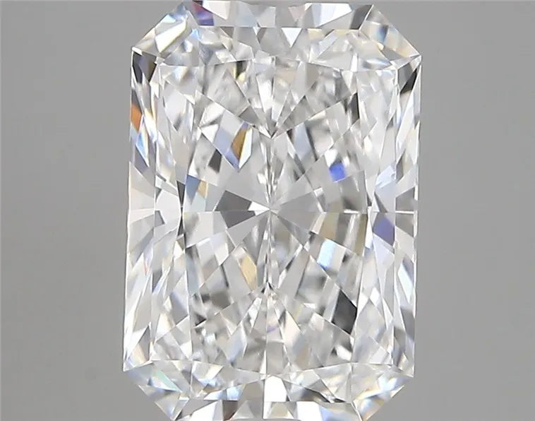 3.43ct Radiant Lab Grown Diamond (Colour D, Clarity VVS2, IGI Certified)
