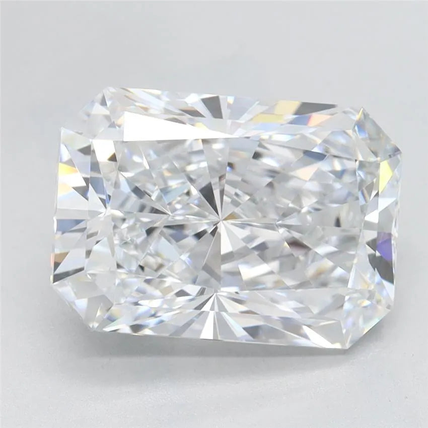 3.44ct Radiant Lab Grown Diamond (Colour E, Clarity VVS1, IGI Certified)