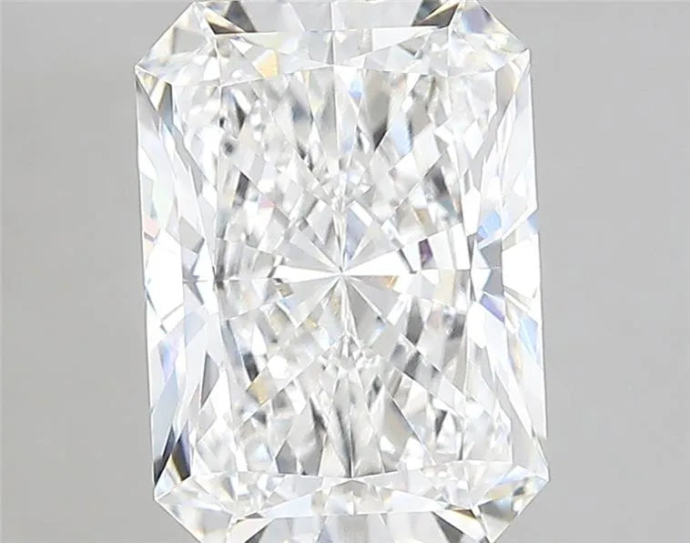 3.49ct Radiant Lab Grown Diamond (Colour F, Clarity VVS1, IGI Certified)