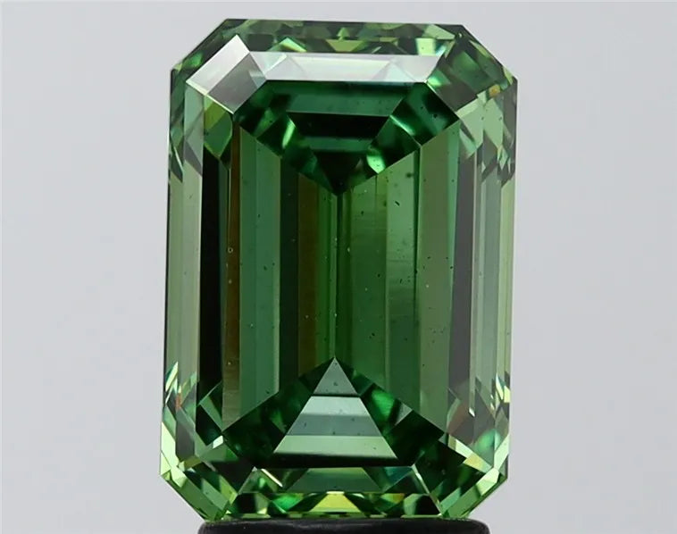 3.53ct Emerald Lab Grown Diamond (Colour Fancy Vivid Green, Clarity SI1, IGI Certified)