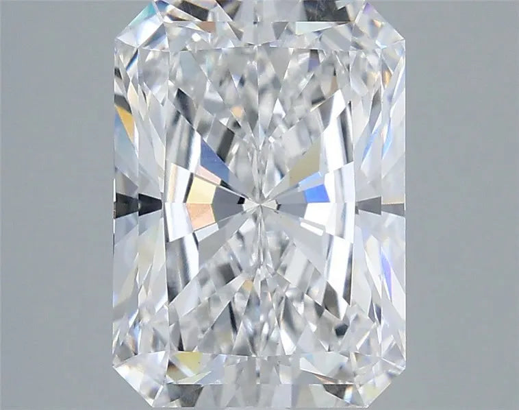 3.53ct Radiant Lab Grown Diamond (Colour D, Clarity VVS2, IGI Certified)