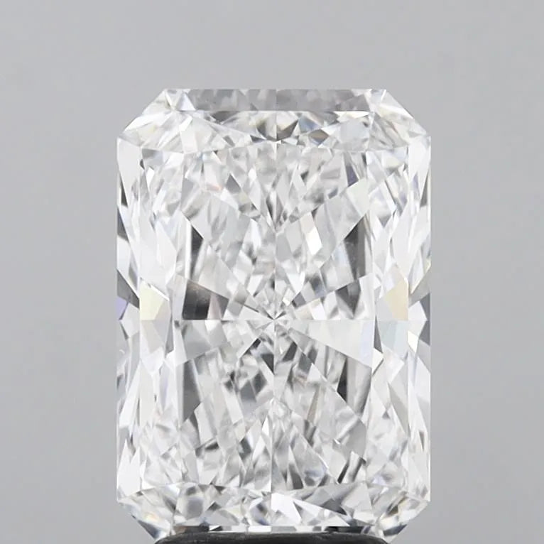 3.54ct Radiant Lab Grown Diamond (Colour D, Clarity VVS2, IGI Certified)