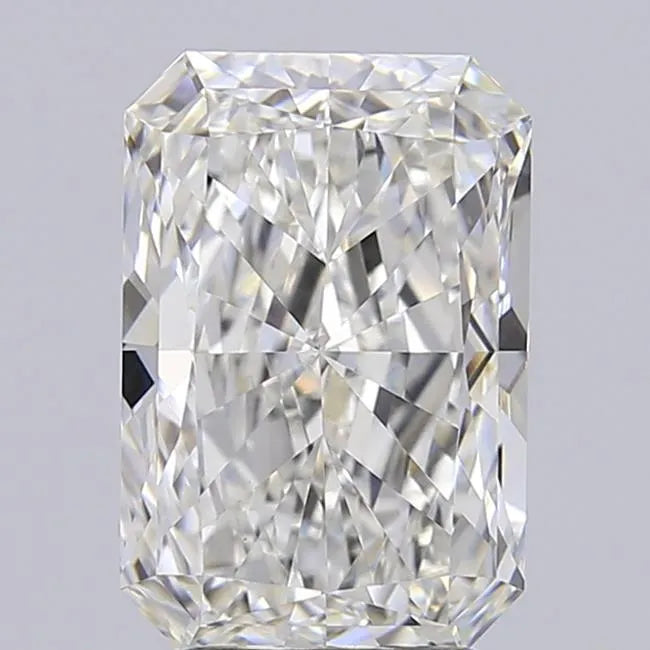 3.54ct Radiant Lab Grown Diamond (Colour F, Clarity VVS2, IGI Certified)