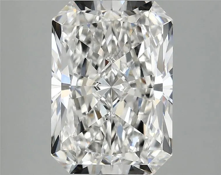 3.54ct Radiant Lab Grown Diamond (Colour G, Clarity VS2, IGI Certified)