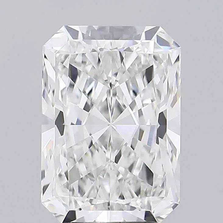 3.54ct Radiant Lab Grown Diamond (Colour G, Clarity VVS2, GIA Certified)