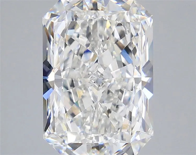 3.55ct Radiant Lab Grown Diamond (Colour F, Clarity VVS2, IGI Certified)