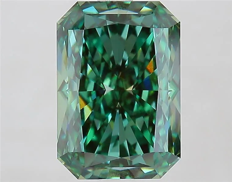 3.55ct Radiant Lab Grown Diamond (Colour Fancy Vivid Green, Clarity VVS2, IGI Certified)
