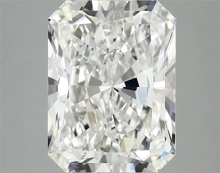 3.56ct Radiant Lab Grown Diamond (Colour E, Clarity VVS2, IGI Certified)