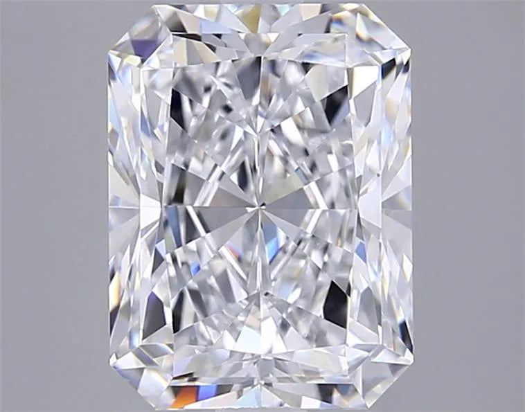 3.57ct Radiant Lab Grown Diamond (Colour D, Clarity VVS2, IGI Certified)