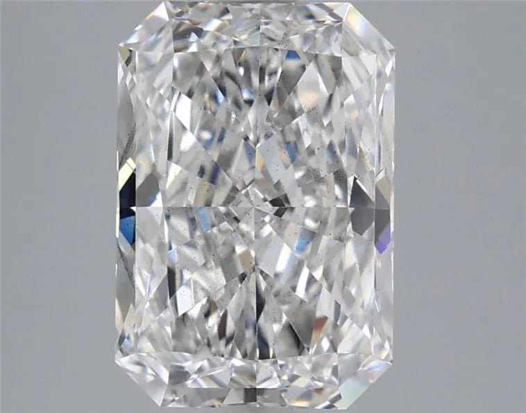 3.58ct Radiant Lab Grown Diamond (Colour F, Clarity SI1, IGI Certified)