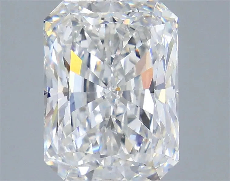 3.58ct Radiant Lab Grown Diamond (Colour F, Clarity VVS2, IGI Certified)