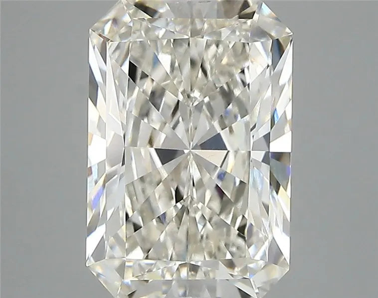 3.58ct Radiant Lab Grown Diamond (Colour G, Clarity VVS1, IGI Certified)