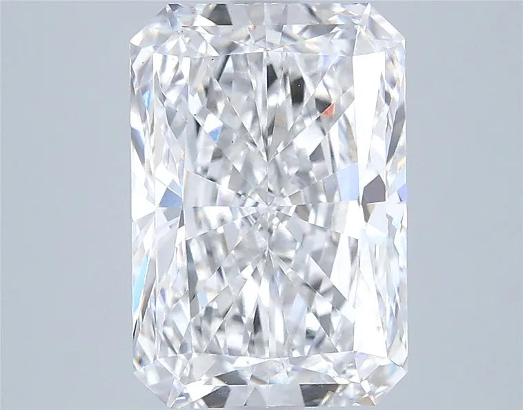 3.59ct Radiant Lab Grown Diamond (Colour E, Clarity VS1, IGI Certified)