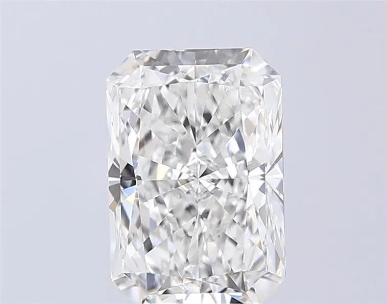 3.59ct Radiant Lab Grown Diamond (Colour F, Clarity VVS2, IGI Certified)