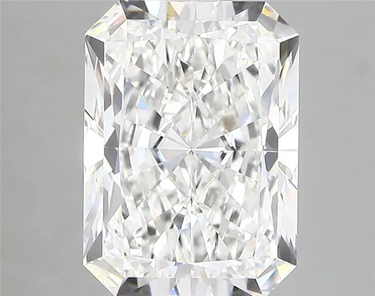 3.60ct Radiant Lab Grown Diamond (Colour F, Clarity VVS1, IGI Certified)