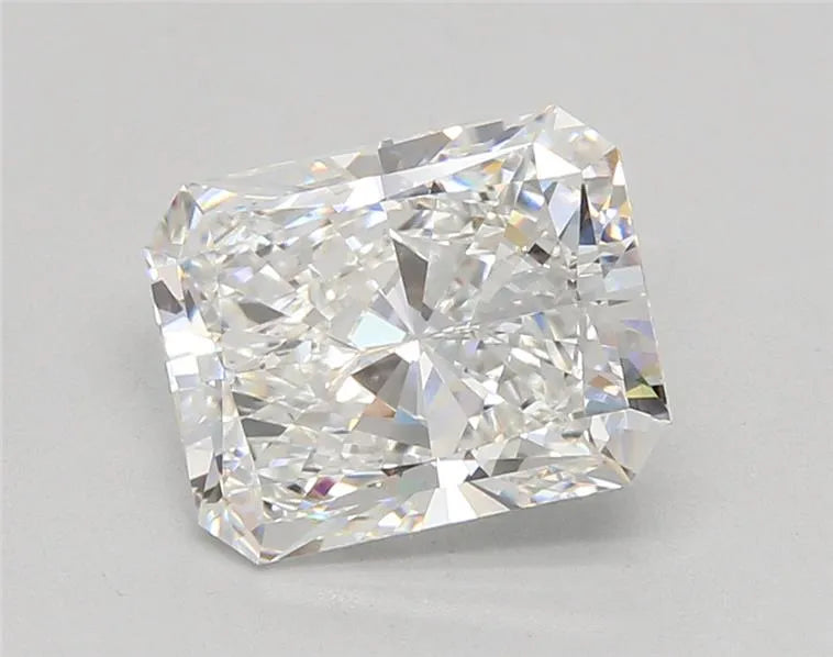 3.66ct Radiant Lab Grown Diamond (Colour E, Clarity VVS2, IGI Certified)