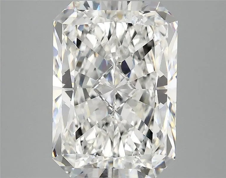 3.68ct Radiant Lab Grown Diamond (Colour E, Clarity VVS2, IGI Certified)
