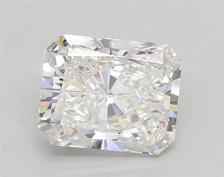 3.70ct Radiant Lab Grown Diamond (Colour E, Clarity VVS2, IGI Certified)