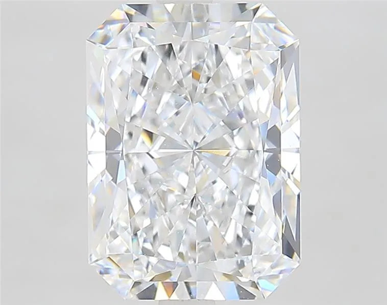 3.71ct Radiant Lab Grown Diamond (Colour D, Clarity VVS2, IGI Certified)