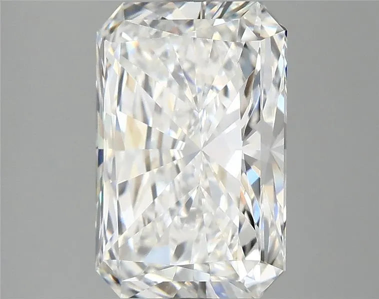 3.71ct Radiant Lab Grown Diamond (Colour E, Clarity VVS2, IGI Certified)