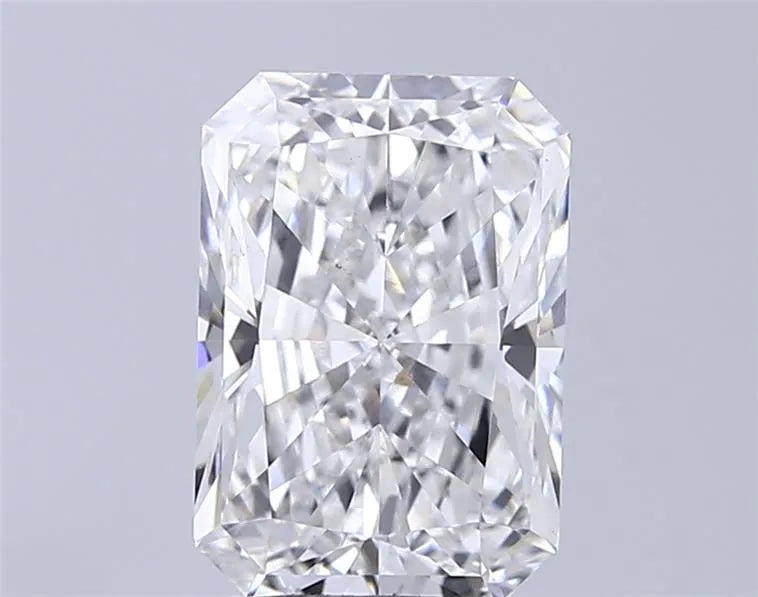3.72ct Radiant Lab Grown Diamond (Colour E, Clarity VS2, IGI Certified)