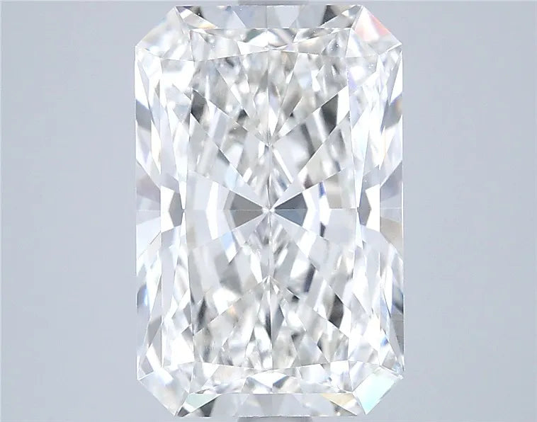 3.72ct Radiant Lab Grown Diamond (Colour G, Clarity VVS2, IGI Certified)