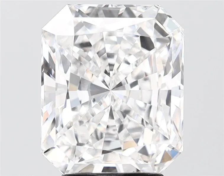 3.73ct Radiant Lab Grown Diamond (Colour E, Clarity VS1, IGI Certified)