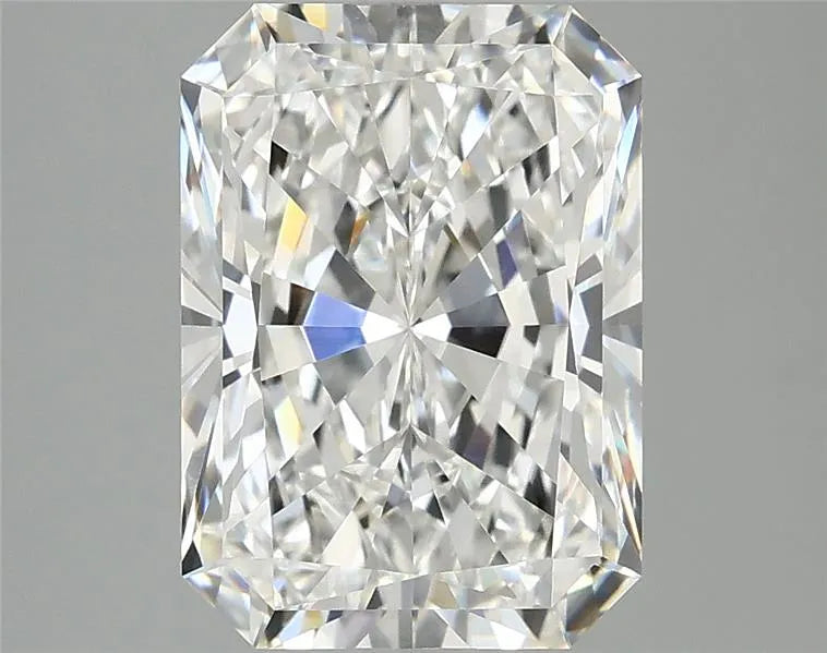 3.73ct Radiant Lab Grown Diamond (Colour F, Clarity VVS2, IGI Certified)