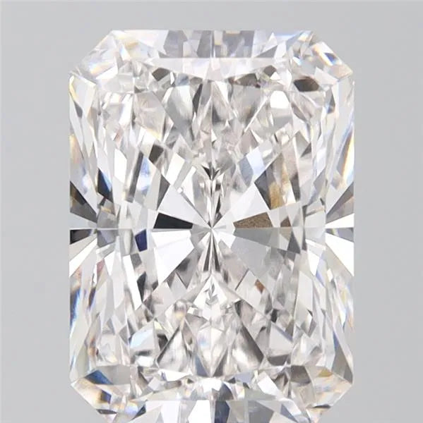 3.73ct Radiant Lab Grown Diamond (Colour G, Clarity VVS2, IGI Certified)