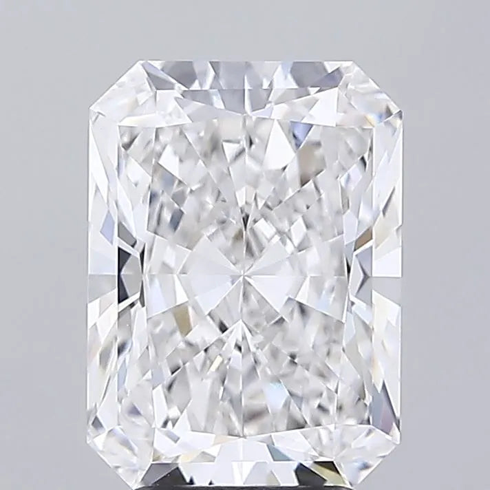 3.78ct Radiant Lab Grown Diamond (Colour E, Clarity VVS1, IGI Certified)