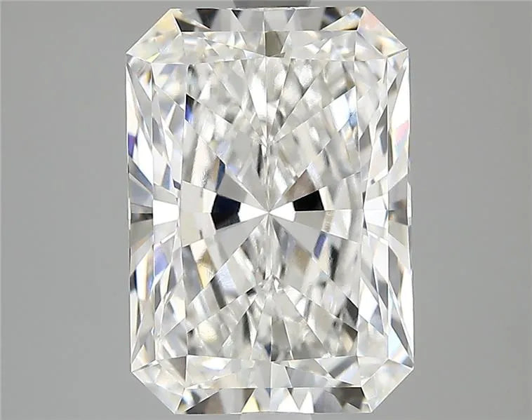 3.79ct Radiant Lab Grown Diamond (Colour F, Clarity VVS2, IGI Certified)