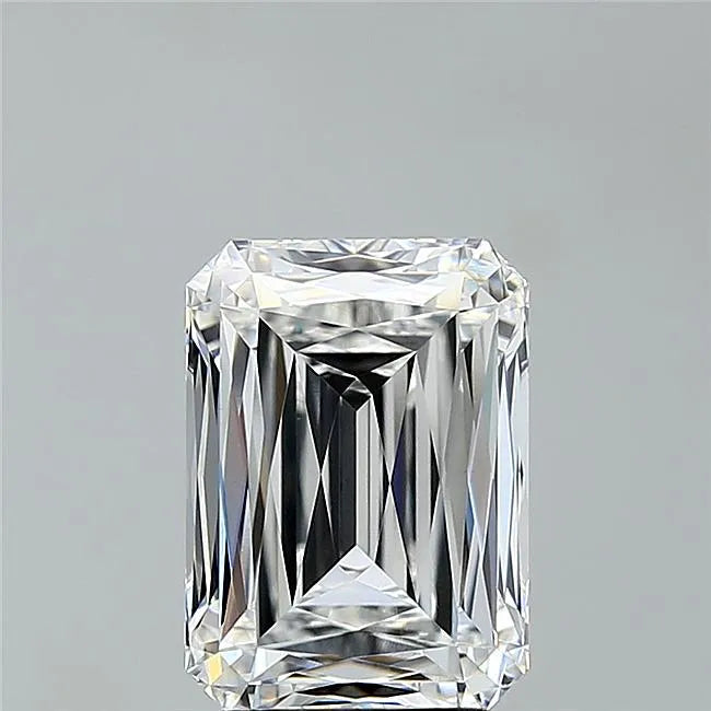 3.82ct Radiant Lab Grown Diamond (Colour E, Clarity VVS2, IGI Certified)