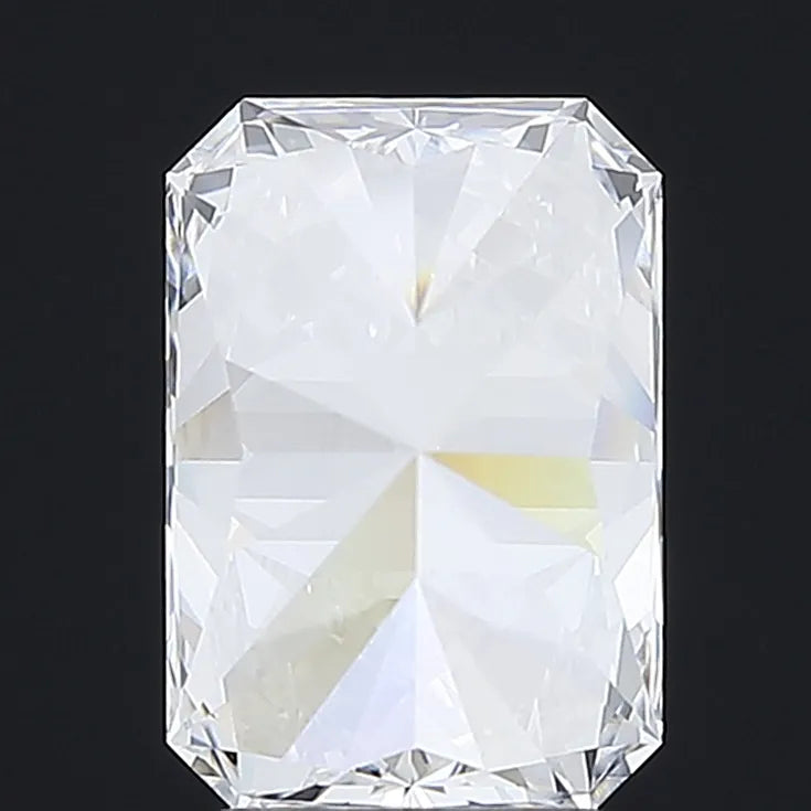 3.83ct Radiant Lab Grown Diamond (Colour D, Clarity VVS2, IGI Certified)