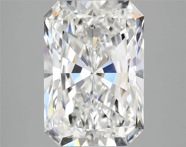 3.83ct Radiant Lab Grown Diamond (Colour E, Clarity VVS2, IGI Certified)