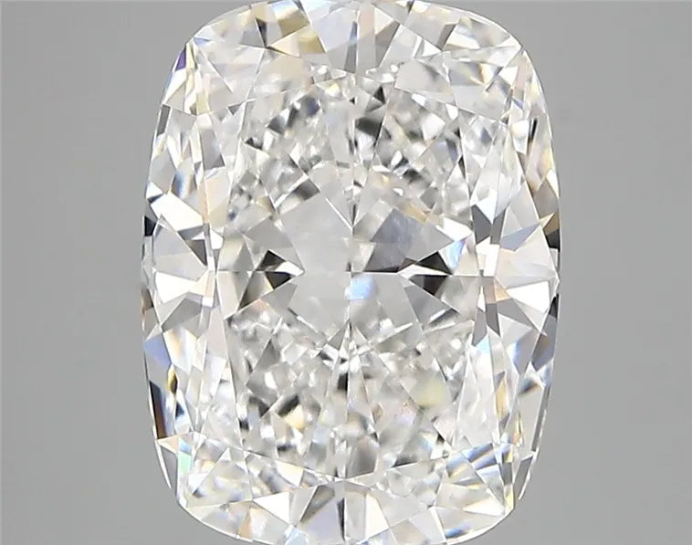 3.84ct Cushion modified Lab Grown Diamond (Colour E, Clarity VVS1, IGI Certified)