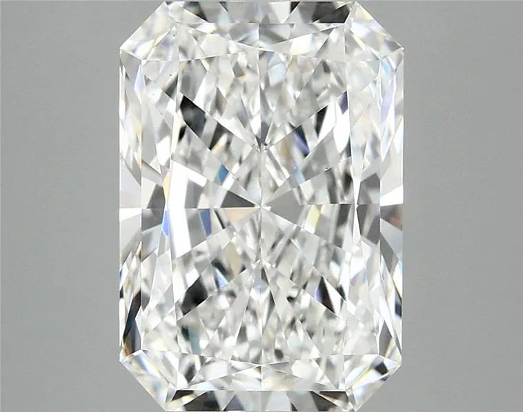 3.84ct Radiant Lab Grown Diamond (Colour E, Clarity VS1, IGI Certified)