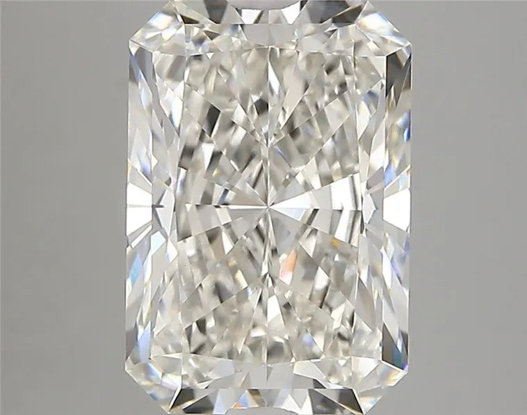 3.85ct Radiant Lab Grown Diamond (Colour G, Clarity VVS2, IGI Certified)