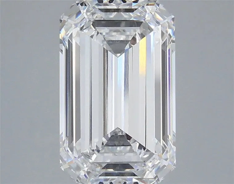 3.86ct Emerald Lab Grown Diamond (Colour D, Clarity VVS2, IGI Certified)