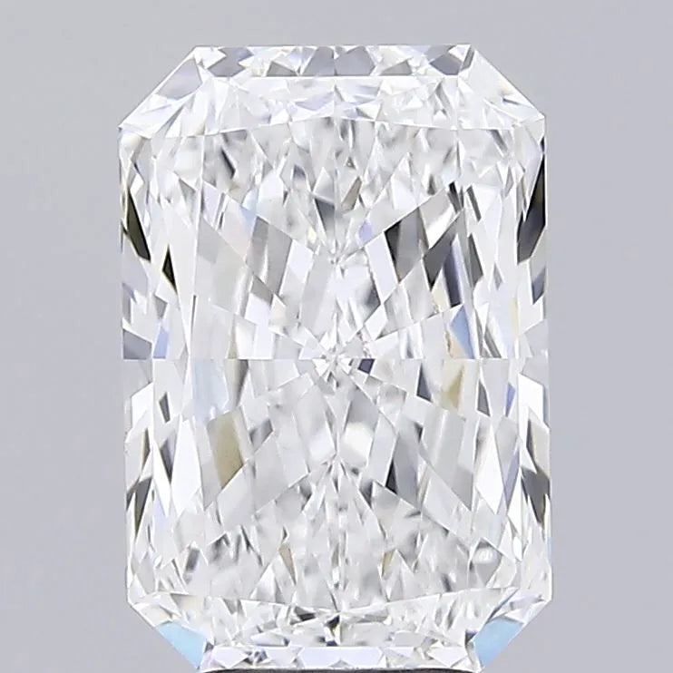 3.87ct Radiant Lab Grown Diamond (Colour D, Clarity VVS2, IGI Certified)