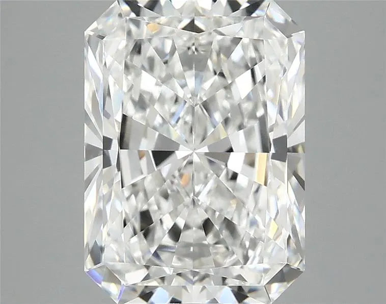 3.87ct Radiant Lab Grown Diamond (Colour E, Clarity VVS2, IGI Certified)