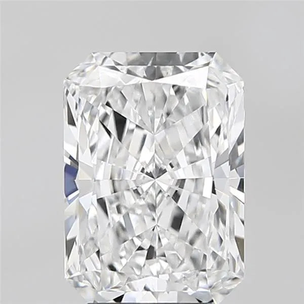 3.88ct Radiant Lab Grown Diamond (Colour D, Clarity VVS2, IGI Certified)